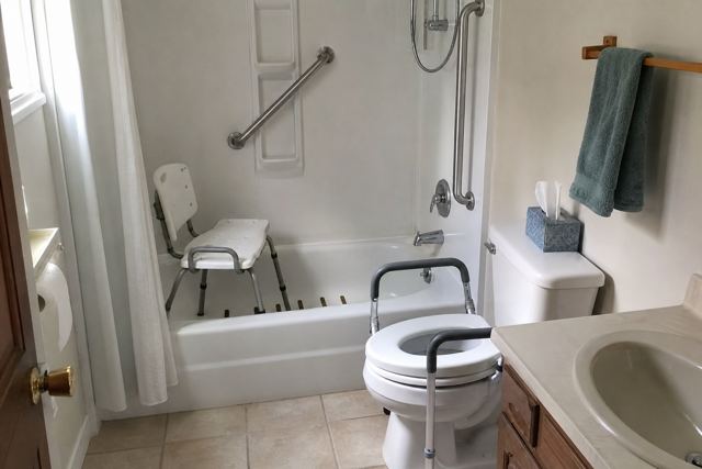 bathroom: Clean room (control)
